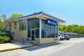  Americas Best Value Inn Smithtown/Long Island  Смистаун